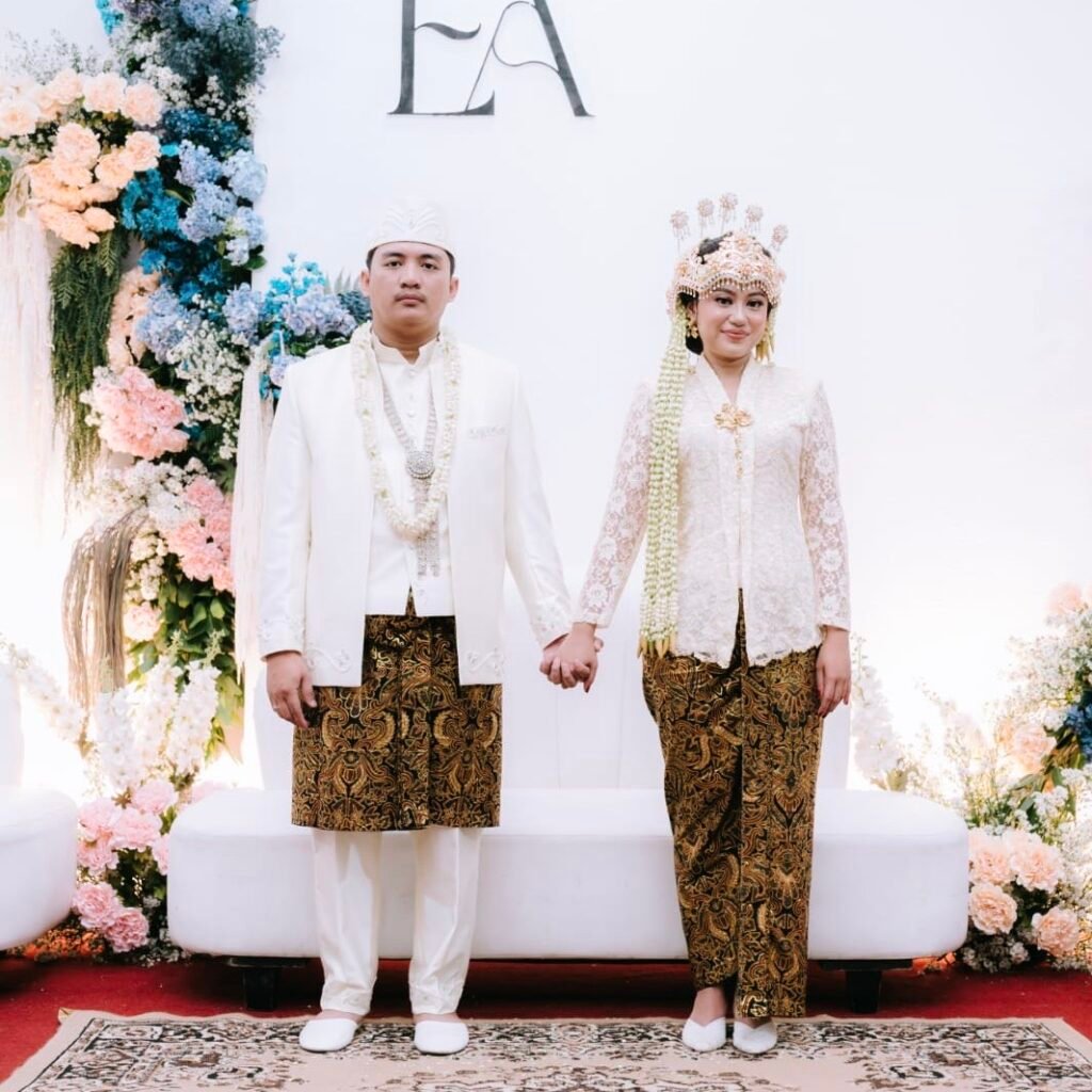 Contoh hasil jahitan baju pengantin kebaya yang detail dan rapi oleh Makaffah Bridal.