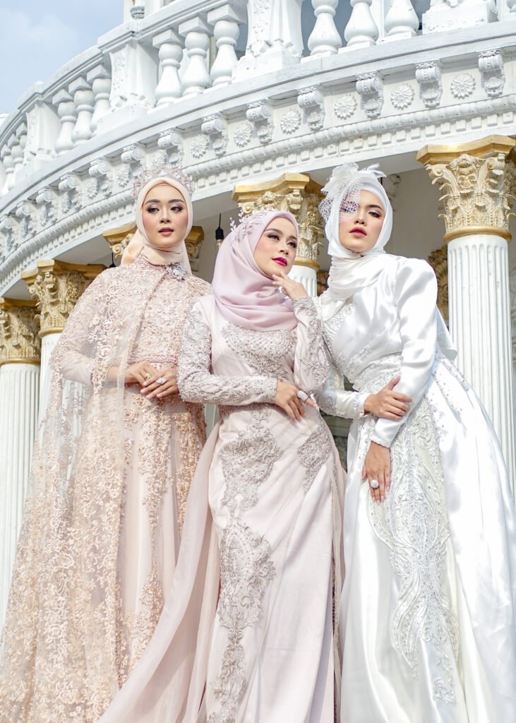 : Salah satu koleksi gaun dari tempat sewa gaun pengantin di Bandung, Makaffah Salon.