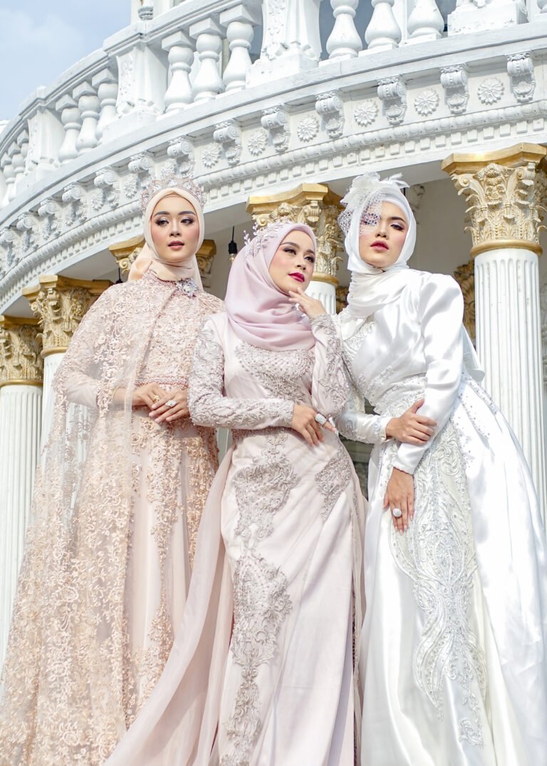 : Salah satu koleksi gaun dari tempat sewa gaun pengantin di Bandung, Makaffah Salon.