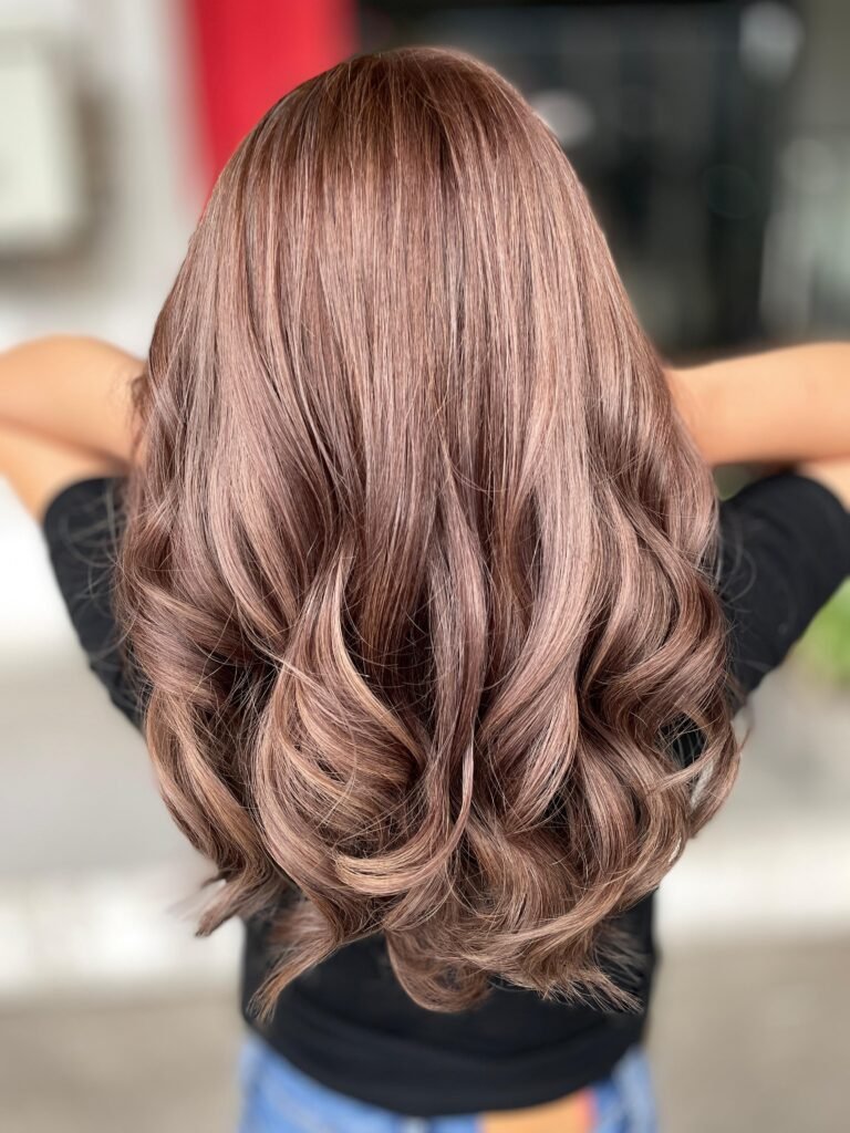 Hasil pewarnaan rambut di Makaffah, salon cat rambut Bandung yang profesional.