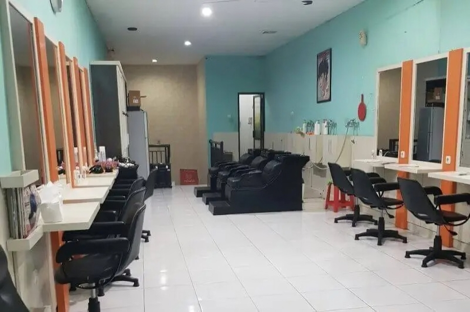 Interior eksklusif waralaba salon muslimah Makaffah dengan konsep privasi untuk wanita